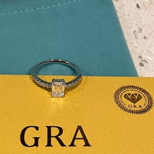 GRA Silver Ring with Clear Moissanite Stone